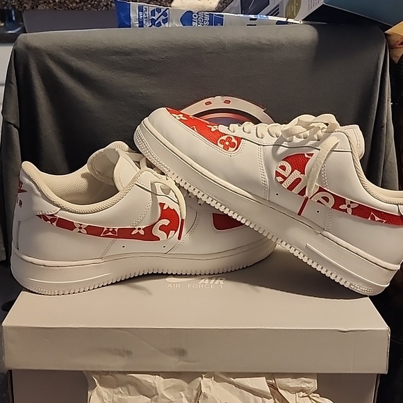 - Like new Red and white custom Supreme LV AF1'S (all sales are final) - Picture 3 of 5